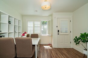 Elegant & Cozy Escape West Vancouver