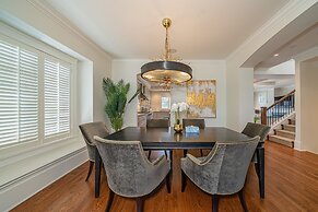 Elegant & Cozy Escape West Vancouver