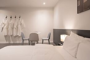 Workers Hotel Daejeon by Aank