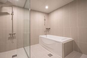 Workers Hotel Daejeon by Aank