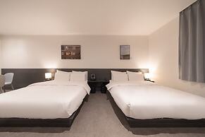 Workers Hotel Daejeon by Aank