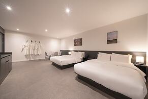 Workers Hotel Daejeon by Aank