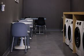 Workers Hotel Daejeon by Aank