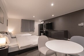 Workers Hotel Daejeon by Aank