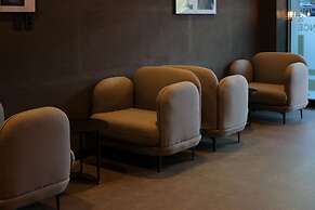 Workers Hotel Daejeon by Aank