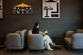 Workers Hotel Daejeon by Aank