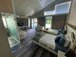 Crystal Palace Hotel