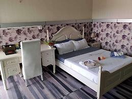 Crystal Palace Hotel