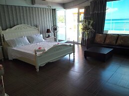 Crystal Palace Hotel