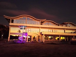 Crystal Palace Hotel