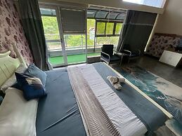 Crystal Palace Hotel