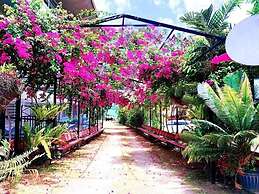 Crystal Palace Hotel