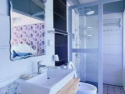 Crystal Palace Hotel