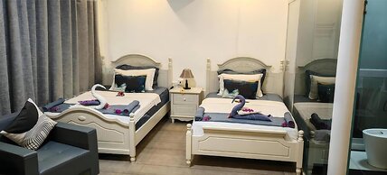 Crystal Palace Hotel