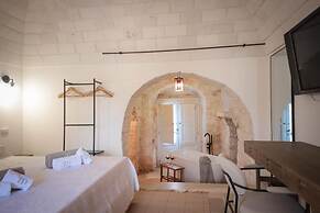 TD Trullo Titiro w Wine Cellar Vineyard Pool