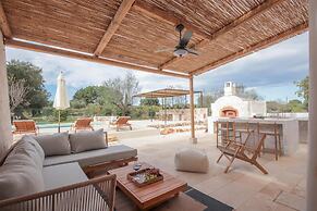 TD Trullo Titiro w Wine Cellar Vineyard Pool
