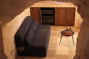 TD Trullo Titiro w Wine Cellar Vineyard Pool