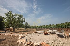 TD Trullo Titiro w Wine Cellar Vineyard Pool