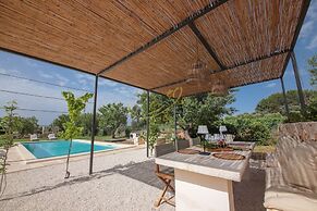 TD Trullo Titiro w Wine Cellar Vineyard Pool