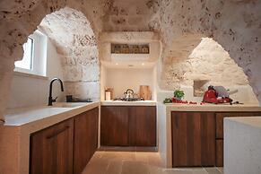 TD Trullo Titiro w Wine Cellar Vineyard Pool