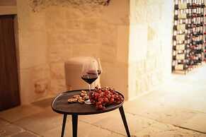 TD Trullo Titiro w Wine Cellar Vineyard Pool