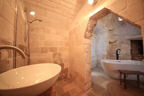 TD Trullo Titiro w Wine Cellar Vineyard Pool