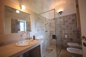 TD Trullo Titiro w Wine Cellar Vineyard Pool