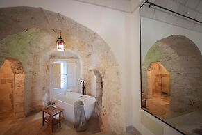 TD Trullo Titiro w Wine Cellar Vineyard Pool