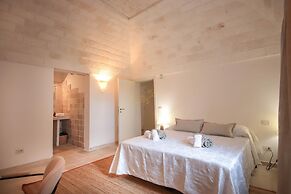 TD Trullo Titiro w Wine Cellar Vineyard Pool