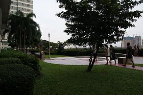 The Beacon Makati by mvmtransient