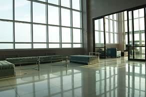 The Beacon Makati by mvmtransient