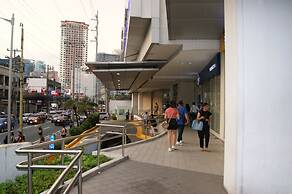 The Beacon Makati by mvmtransient