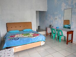 OYO 93241 Hotel Puri Azzura Danau Ranau Near Danau Ranau Pusri