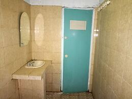 OYO 93241 Hotel Puri Azzura Danau Ranau Near Danau Ranau Pusri