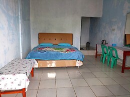 OYO 93241 Hotel Puri Azzura Danau Ranau Near Danau Ranau Pusri