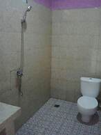 OYO 93241 Hotel Puri Azzura Danau Ranau Near Danau Ranau Pusri