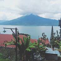 OYO 93241 Hotel Puri Azzura Danau Ranau Near Danau Ranau Pusri