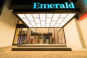 Emerald Hotel Residence