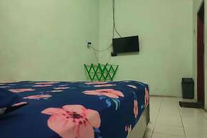 OYO 93268 Maradona Guest House