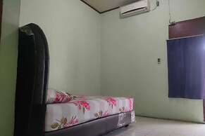 OYO 93268 Maradona Guest House