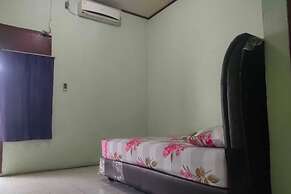 OYO 93268 Maradona Guest House