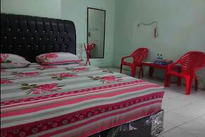 OYO 93268 Maradona Guest House