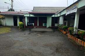 OYO 93268 Maradona Guest House