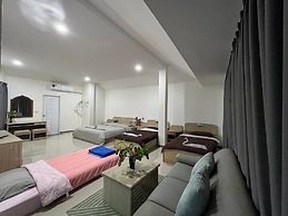 Chang Phueak Chao Samran Beach