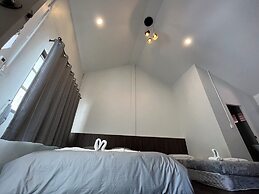 Chang Phueak Chao Samran Beach