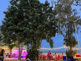 Chang Phueak Chao Samran Beach