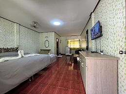 Chang Phueak Chao Samran Beach