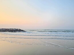 Chang Phueak Chao Samran Beach