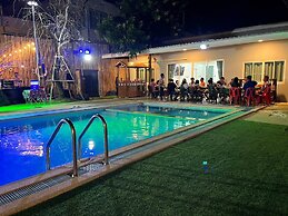 Chang Phueak Chao Samran Beach