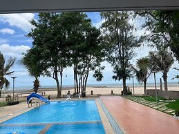 Chang Phueak Chao Samran Beach